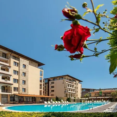 Rose Village Sunny Beach, サニービーチ